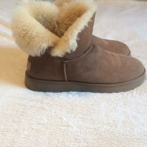 UGG | Shoes | Ugg Fold Over Short Boot 